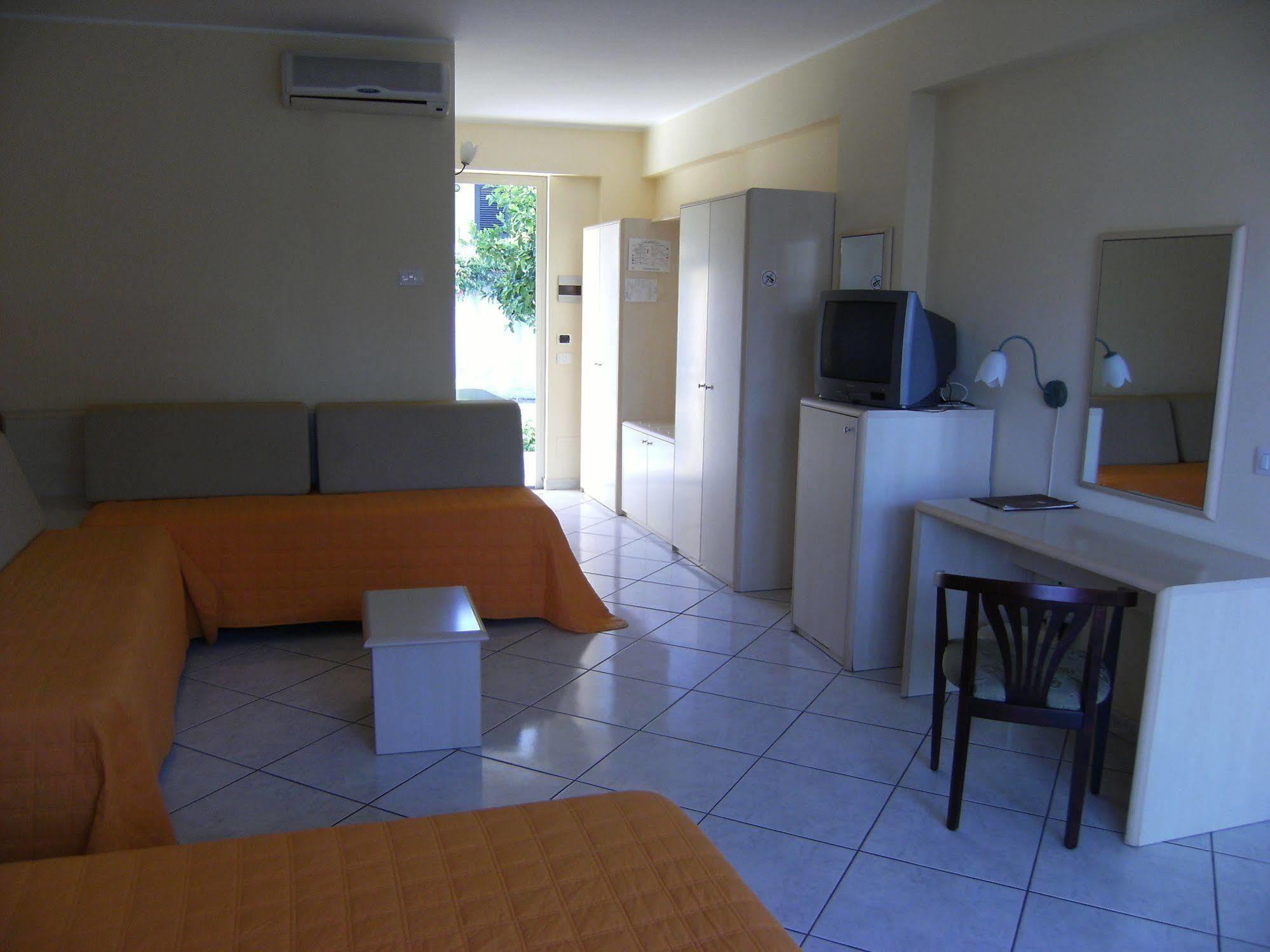 King'S House Hotel Resort Mascali Exterior photo